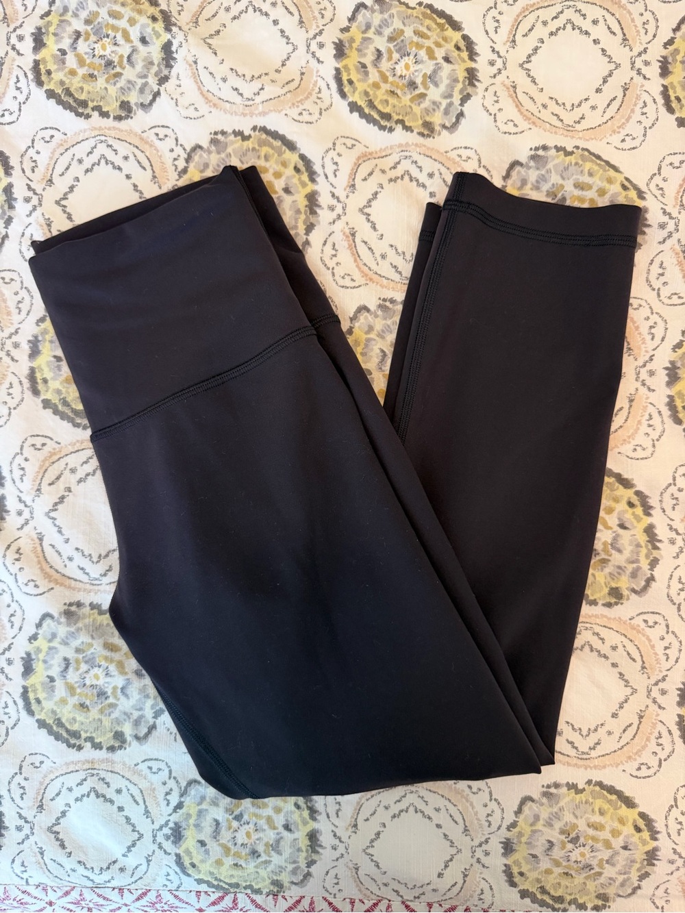 lululemon Black Wunder Train 23” crops